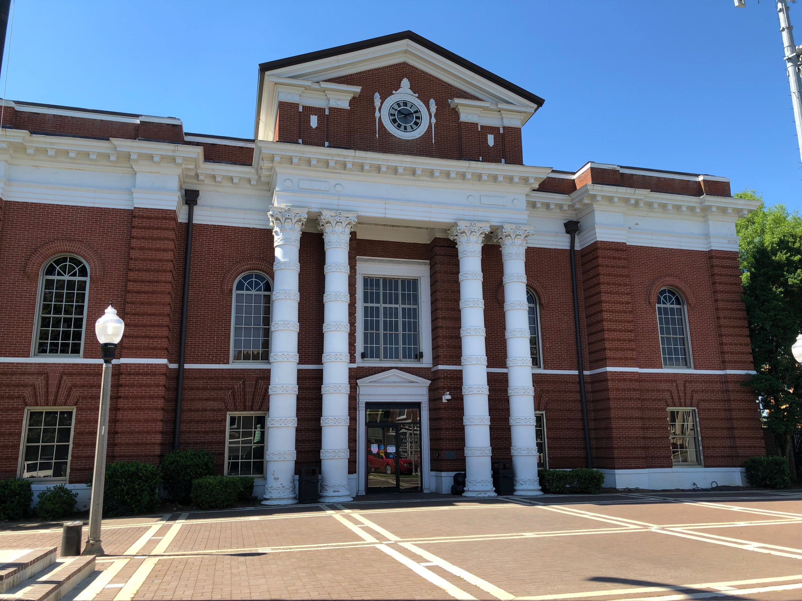 Talladega Divorce Lawyers | The Harris Firm LLC Talladega County courthouse area served by The Harris Firm LLC divorce lawyers