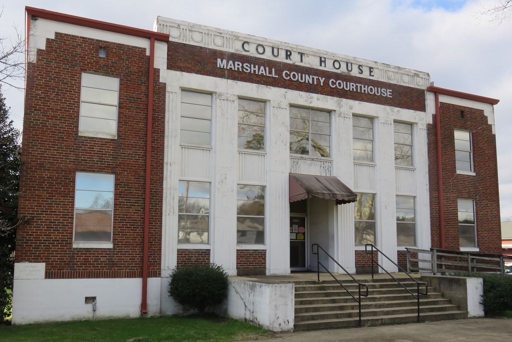 Marshall County Courthouse in Alabama where divorce and financial matters are heard