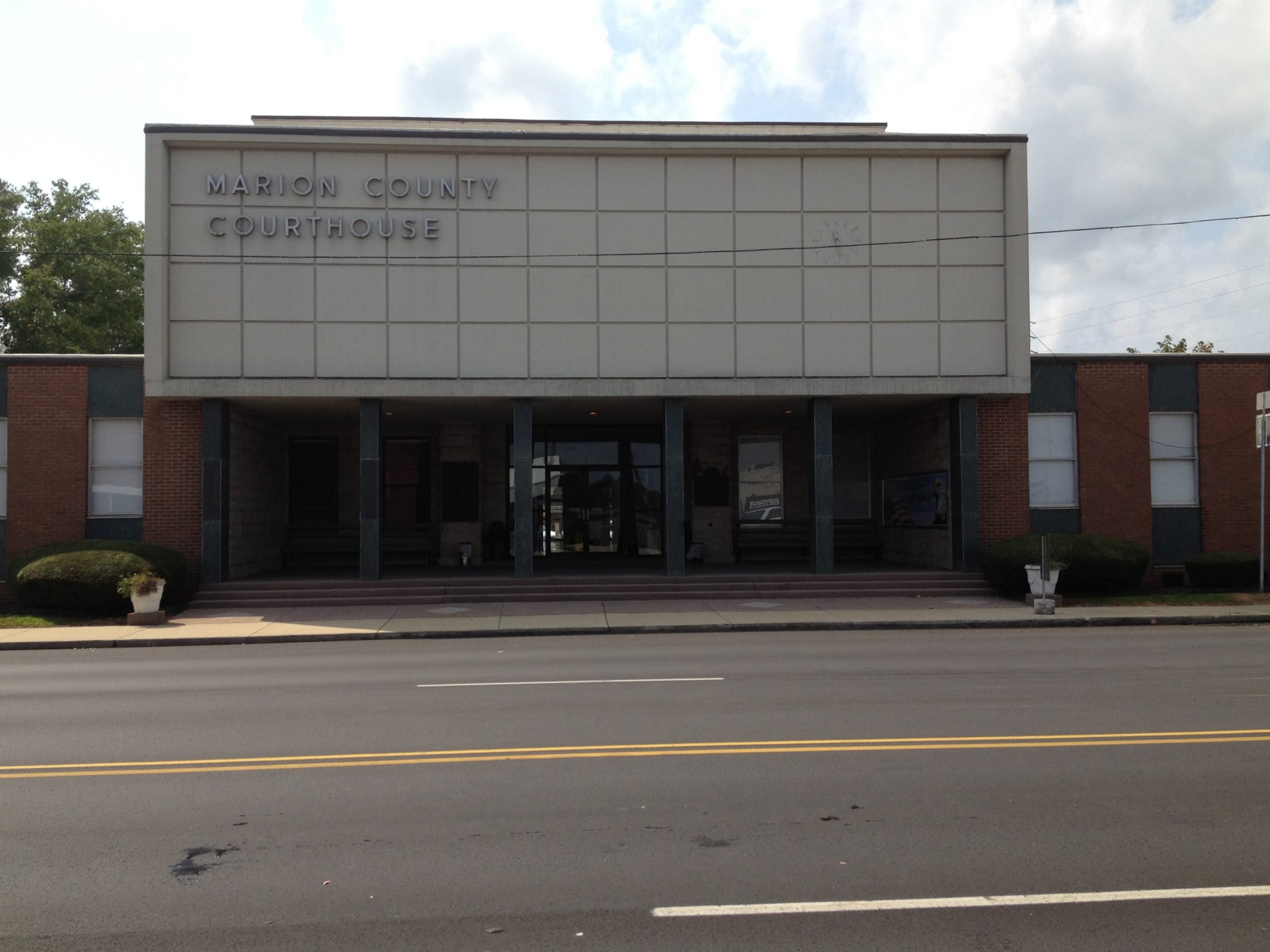 The Marion County Courthouse in Hamilton, Alabama, where family law and custody cases are heard