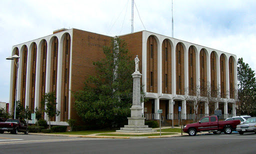 An Alabama county courthouse where child support and custody cases are decided