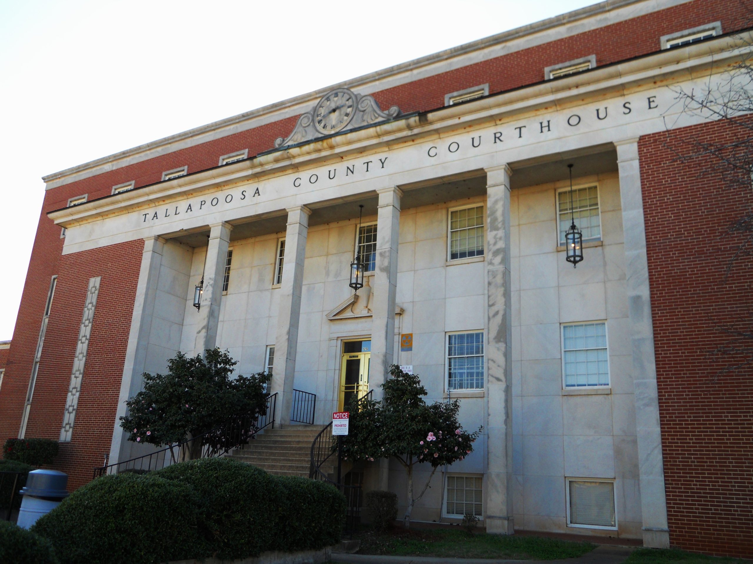 The Tallapoosa County Courthouse in Dadeville, Alabama, where family law and divorce matters are heard